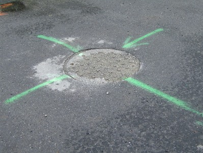 New manhole cover installed during the Seafordproject.